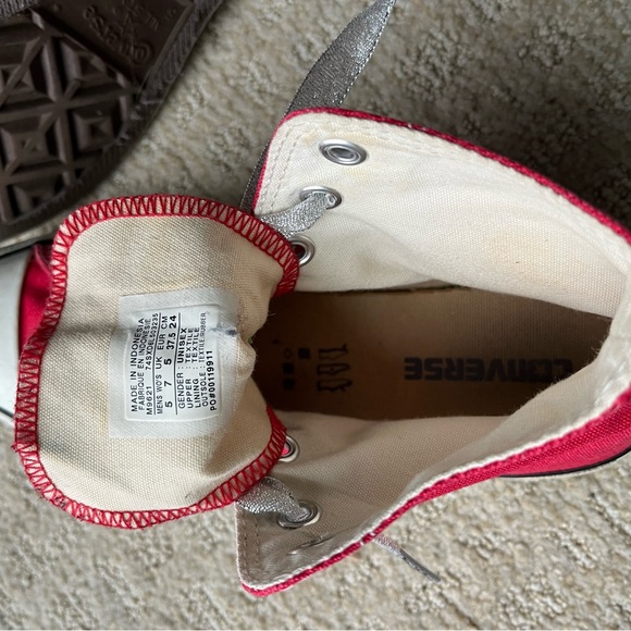 Festive hi top red converse - Picture 6 of 6